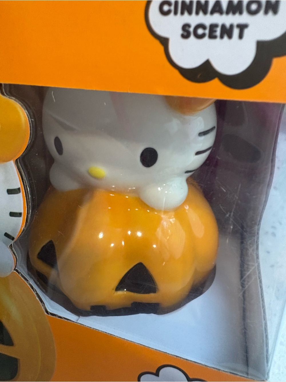 NIB Hello Kitty Orange & White Pumpkin Ceramic Reed Diffuser - Picture 3 of 7
